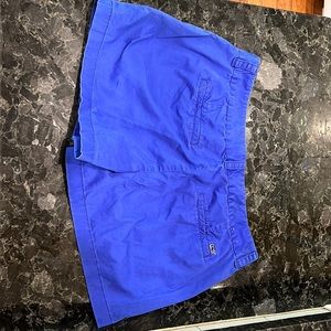 Vineyard vines size 8 blue Chino short